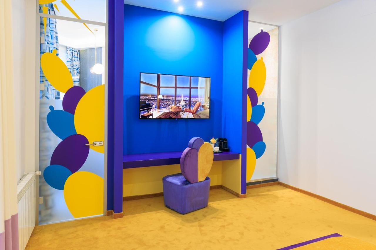Vilacrosse Boutique Inn Bukares Bagian luar foto