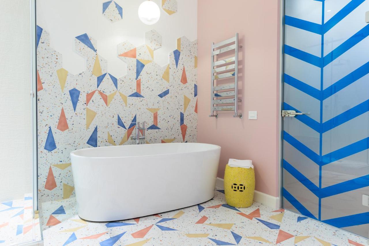 Vilacrosse Boutique Inn Bukares Bagian luar foto