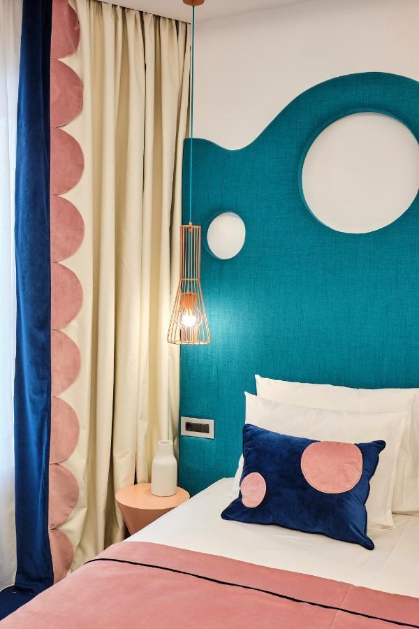 Vilacrosse Boutique Inn Bukares Bagian luar foto