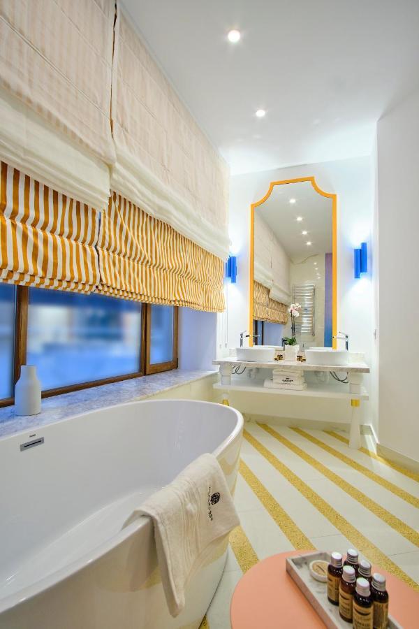 Vilacrosse Boutique Inn Bukares Bagian luar foto