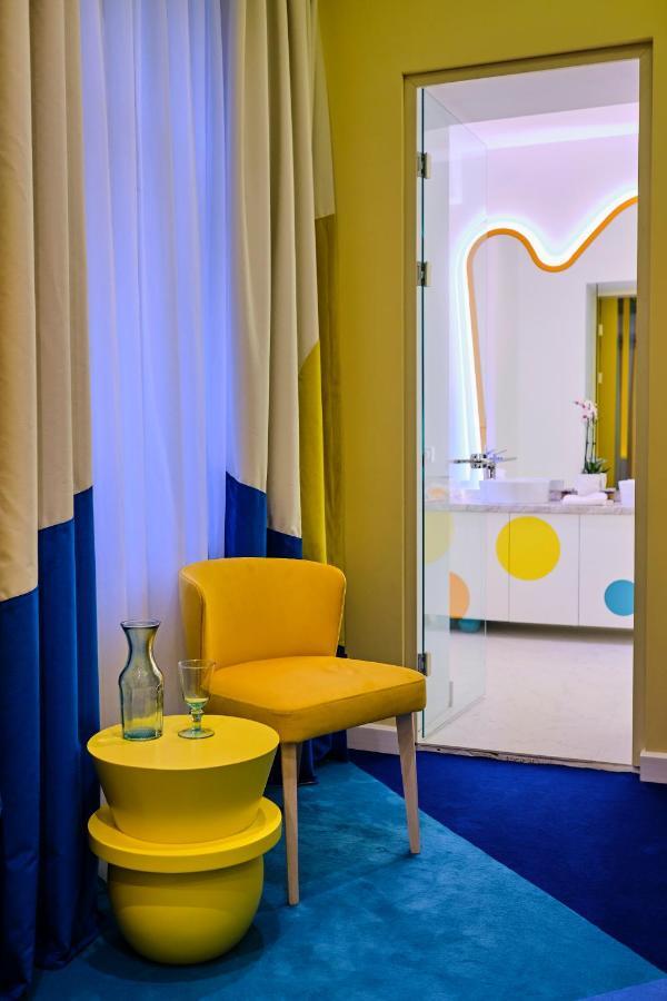 Vilacrosse Boutique Inn Bukares Bagian luar foto